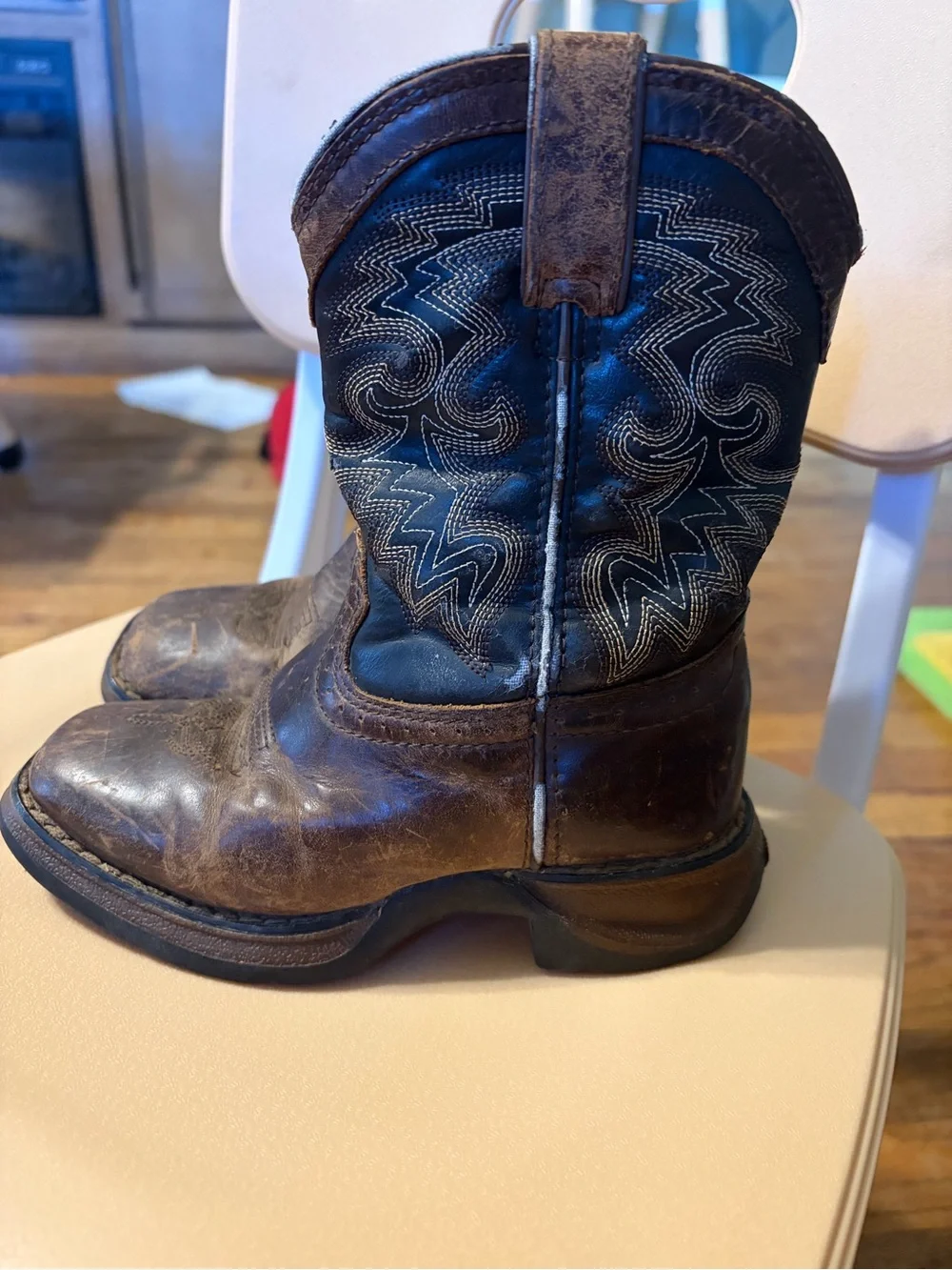 Boys 9.5c Durango Boots